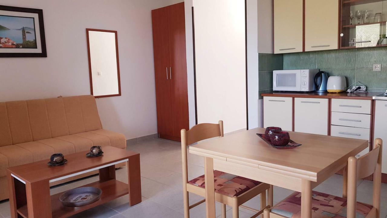Apartmani Lazarevic Luštica Exteriér fotografie